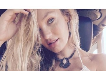 Ангел "Victoria's Secret" соблазнила кружевным бельем