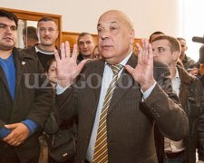 Ужгородці протестують проти куплених місцевих виборів (фото)