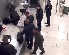 Чоловік у Жулянах намагався пронести на борт літака гранату (відео)
