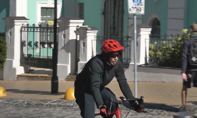 Велосипедист / скріншот з відео