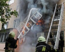 В Киеве спалахнуа пожаров в жилом бдинку