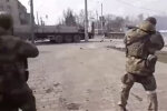 Тікток-війська Кадирова забули про награну відвагу та показали справжню паніку на війні в Україні: "Щось прилетіло"