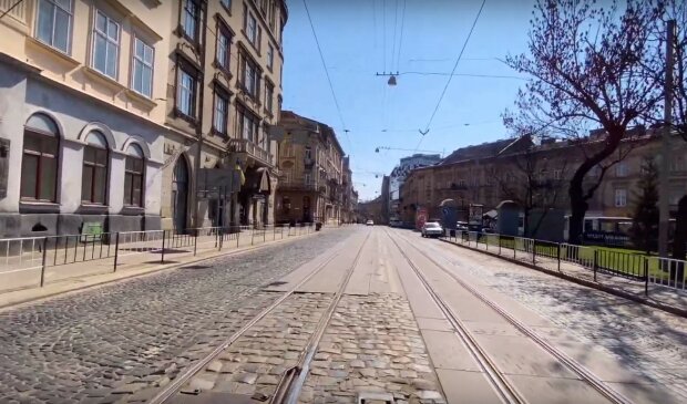 Блогер показав, як Львів виживає на карантині - аптеки без ліків, зневіра та вулиці-пустирі, сумне відео