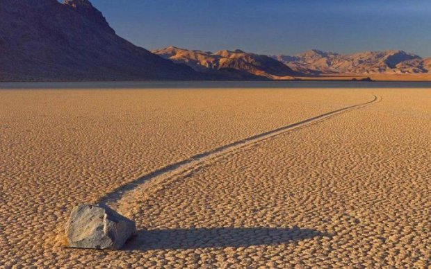 Таємницю блукаючих каменів з Долини смерті розкрили через півстоліття