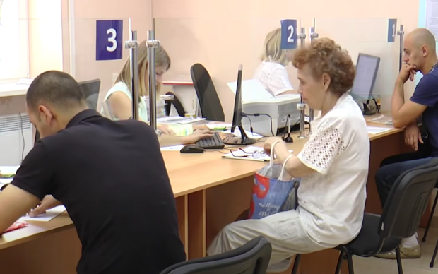 Під загрозою пільги та соцвиплати: пенсіонерів зобов'язали підтвердити доходи