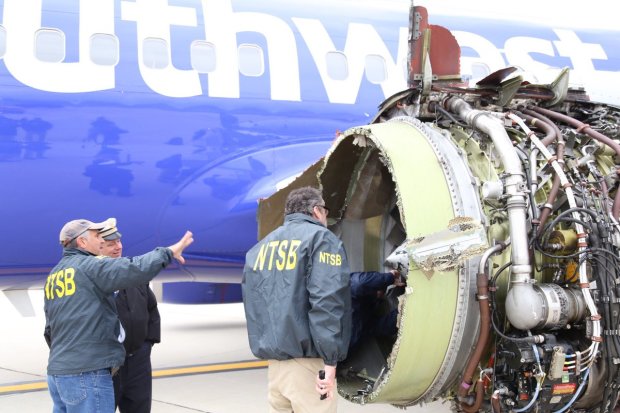 Жінка-пілот посадила Boeing, в якому вибухнув двигун: відео, що вразило світ