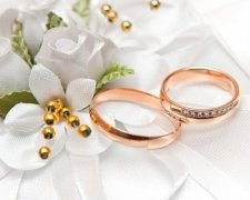 Скільки заробляють українки на фіктивних браках