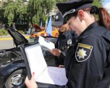 Пьяная женщина-водитель почувствовала себя бобром и чуть не загрызла "деревянного" патрульного: видео