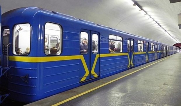 Лікарі не винні: у київській "підземці" померла людина