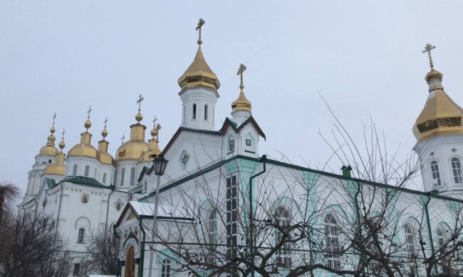 Свято-Троїцький храм на території Хрестовоздвиженського монастиря, фото: Полтавщина