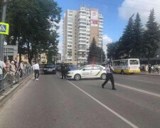 В Луцке псих взял в заложники автобус с людьми, угрожает подорвать - первые подробности