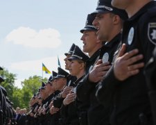 "Нас називали, як тільки хочеш: селфіки, смурфіки, парковщики, пластмасові", - дно реформи Авакова очима колишнього копа