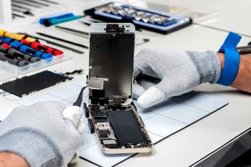 В 2018 году Apple отремонтировала рекордное количество iPhone, компания трещит по швам