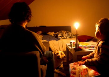 Українці без світла, скріншот: YouTube