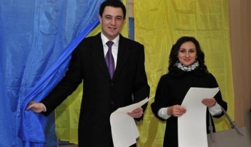 Кличко "подарил" зарплату секретаря Киевсовета его жене