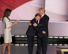 Леді Трамп приміряла образ "білої та пухнастої"