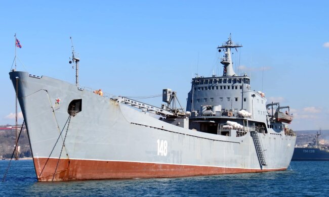 Уничтожен корабль, фото: ВМС ВС Украины