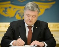 Президент підписав скандальний закон про освіту