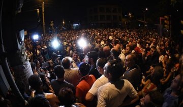 Силовики разогнали ереванский "майдан"