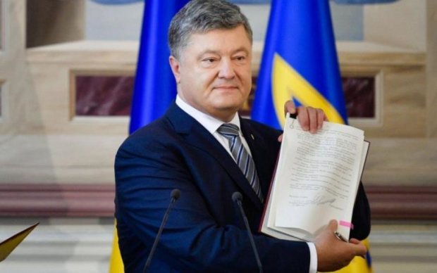 Порошенко подписал закон "О валюте": что это означает для обычного украинца