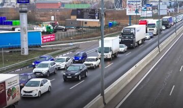 Затори на в'їзді до Києва, скріншот: YouTube