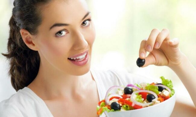 Ні в якому разі: названі продукти, які не можна їсти сирими