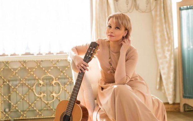 "Сонцем, небом, дощем": популярна українська співачка несподівано змінила стиль