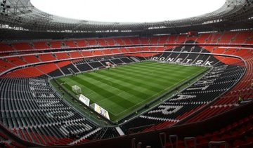 Захарченко пом'яне Гіві і Моторолу на віджатій Донбас Арені