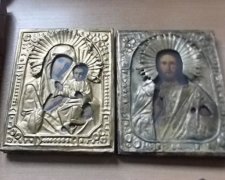 На кордоні спіймали словака зі старовинними українськими іконами (фото)