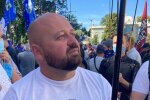 Депутат з Франківська хлюпнув фарбою "в обличчя" дружку Порошенка в центрі міста