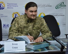 Вірші під "Градами": вінничанин показав непоетичні будні охопленого війною Донбасу