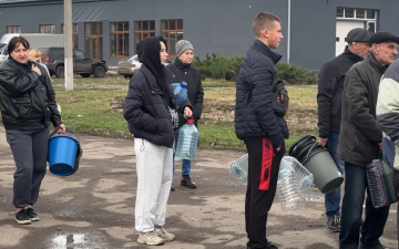 Підвіз води. Фото: скрін youtube