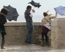 Сидите дома: украинцев предупредили о новых выходках погоды
