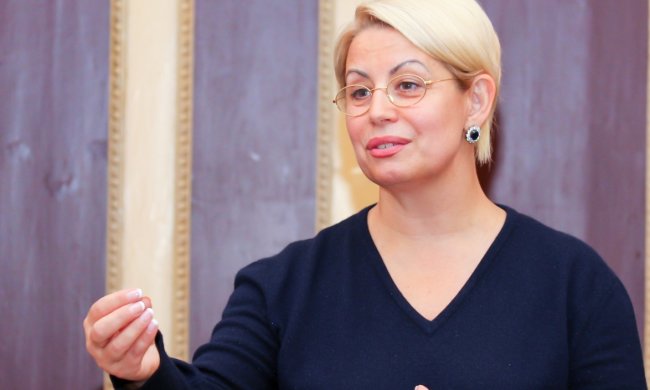 Подружка Януковича перетворюється на мумію: "косить під Кім Кардашьян"