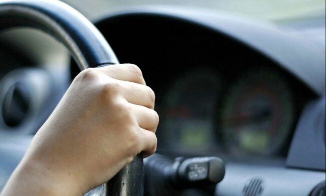 Місто без правил: до чого призводить безкарність на дорогах, показові кадри