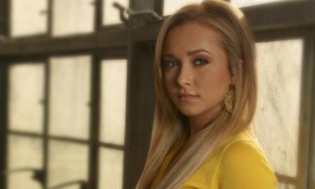 Наречена Кличка зняла обручку