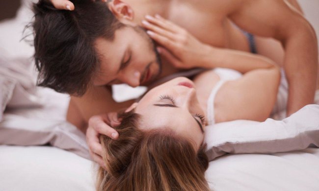 Лучшие позы для высшего наслаждения: внесите в свою постель немного разнообразия