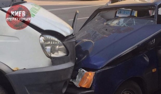 Чудовищная авария в Киеве: пассажиру порвало лицо