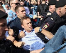 Навального кинули за ґрати: що загрожує головному ворогу Путіна