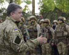 Украинские военные готовы дать отпор врагу - Порошенко