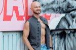 Влад Яма показав, як відпочиває з сином за коктейлями між зйомками: "Кращі риси обох"