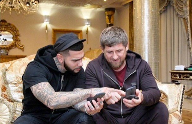 Кадыров и Тимати отказались от "буржуйских" айфонов