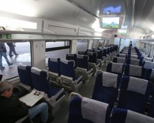 Як в автобусах: Укрзалізниця остаточно втратить довіру українців