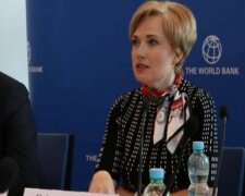 Главное за ночь: задержание чиновницы ОП Зеленского, пенсия онлайн, прорыв "Антонова" и отставка правительства