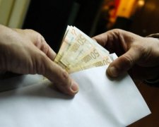 На Запоріжжі хабарник протаранив поліцейську машину