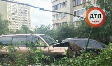 В Киеве пьяный судья припарковался в Subaru