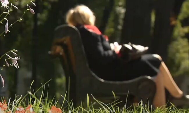 Скрін, відео YouTube бабине літо