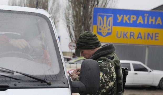 Иностранцев заставляют платить за безвизовый въезд в Украину