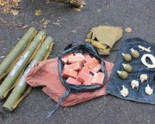 Боевик «ДНР» спрятал дома тротил и гранатометы (видео)