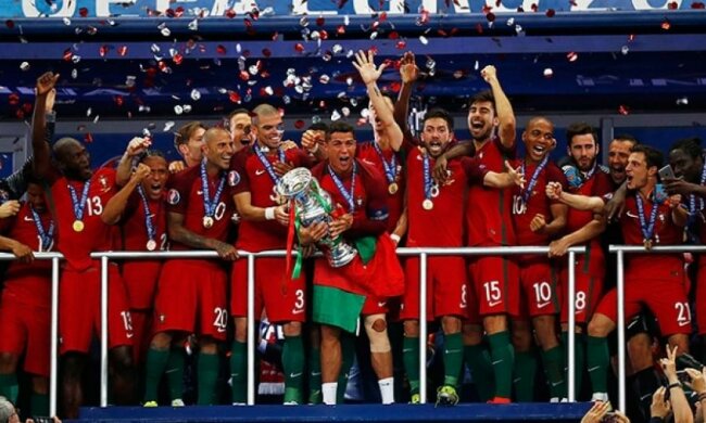 Роналду выиграл Евро сидя на скамейке запасных
